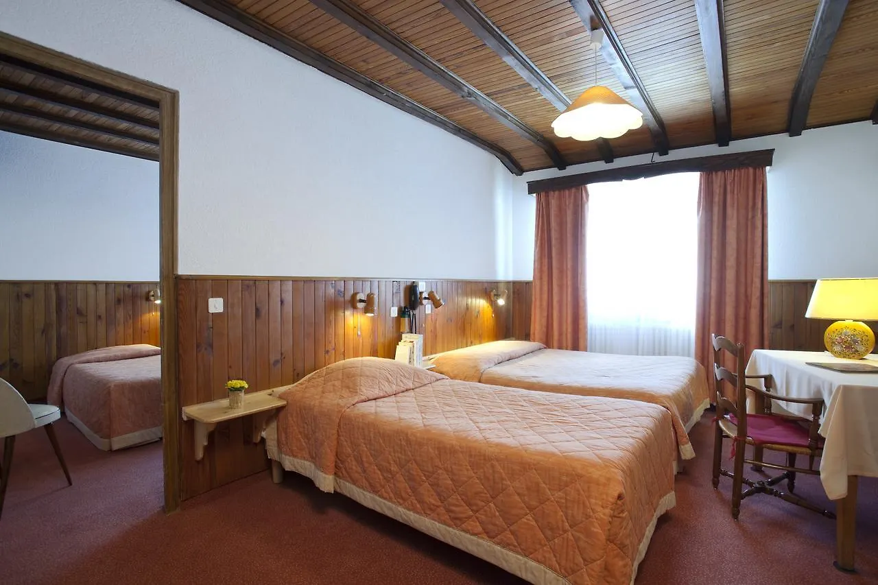 Logis Hotel La Petite Chaumiere ジックス